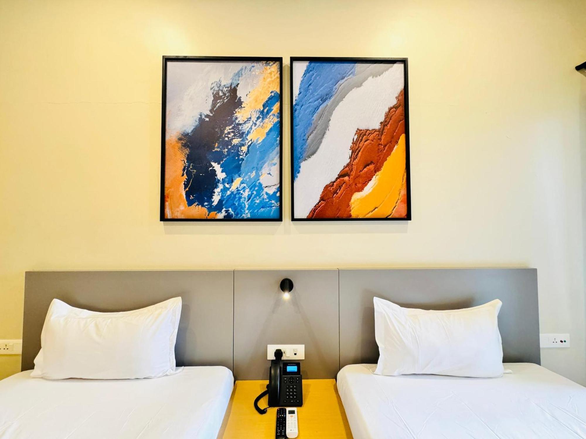 Ixoras Hotel Lemba Kinshasa Luaran gambar